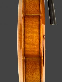 Gros plan côté gauche violon Thomas Billoux Luthier